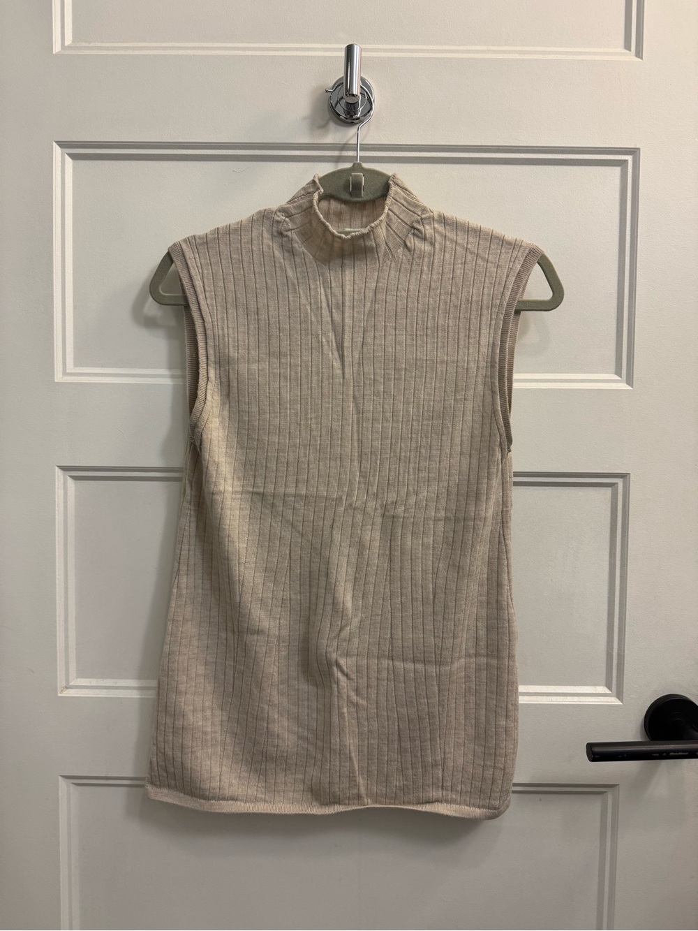 Banana Republic 100% Merino Wool Mock Neck Sleeveless Sweater Top - Oatmeal - M